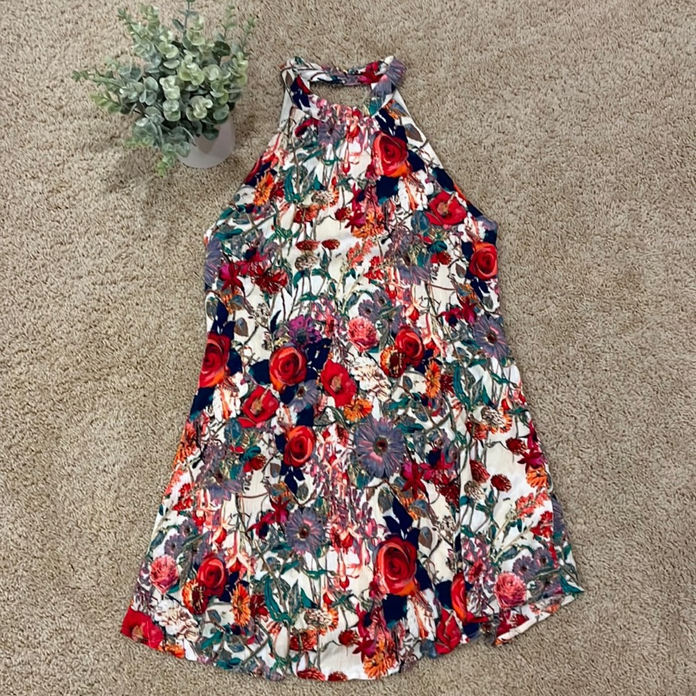 Really fun dress with flattering fit